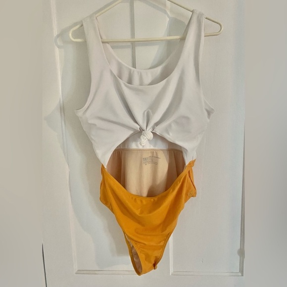 The Emma One Piece Cut Out Swimsuit from
Albion Fit
Size XL - Picture 3 of 4